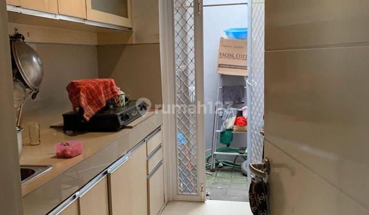 Rumah 2 Lantai Bagus Semi Furnished SHM di Sunset Road 2