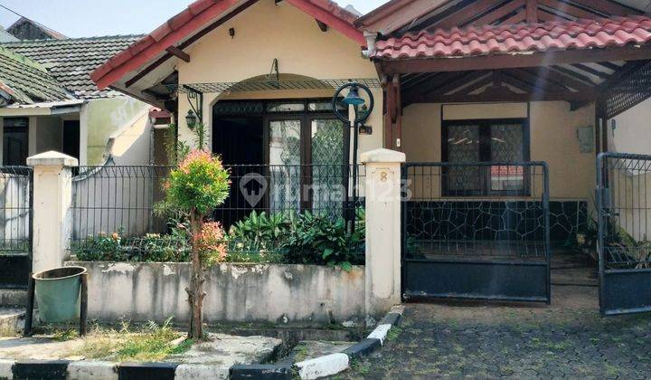 Rumah lama satu lantai dijual di Cinere,strategis & NEGO di Cinere 1