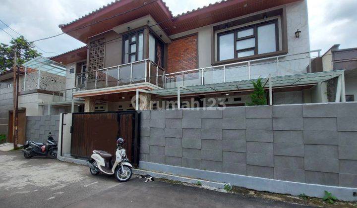 Rumah 2 Lantai Semi Furnished Dekat Trans Studio Bandung 2