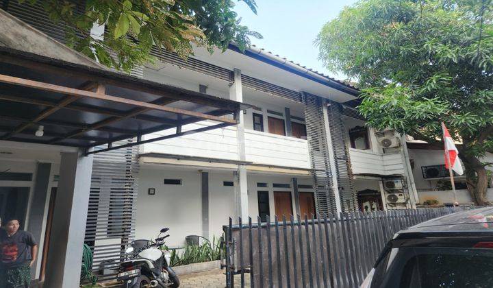 Dijual Rumah Kost 8 Pintu di Kebayoran Baru 1