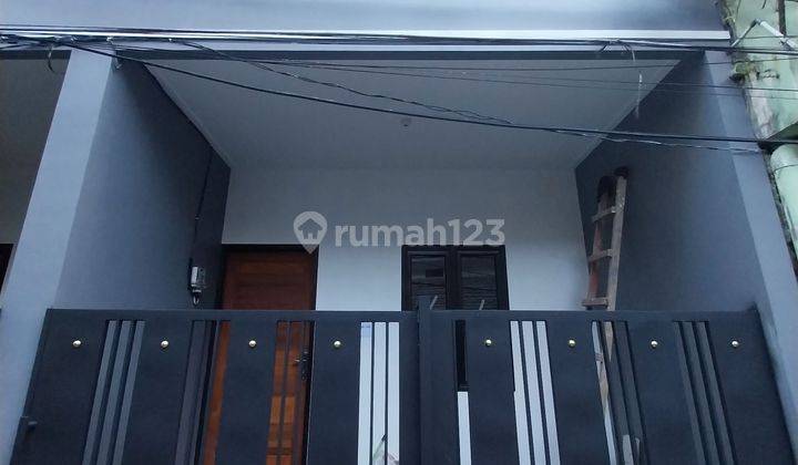 RUMAH BARU 3 LANTAI MODERN MINIMALIS STRATEGIS DEKAT PUSAT KULINER DI TANJUNG DUREN 1