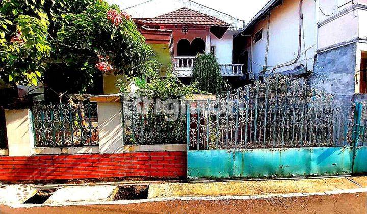 Rumah tua Kavling hitung tanah bisa jadi Kos-kosan atau Rumah Baru di Tanjung Duren Jakarta Barat 1