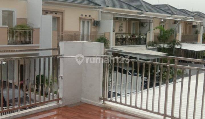 foto lainnya dijual rumah 2 lantai semi