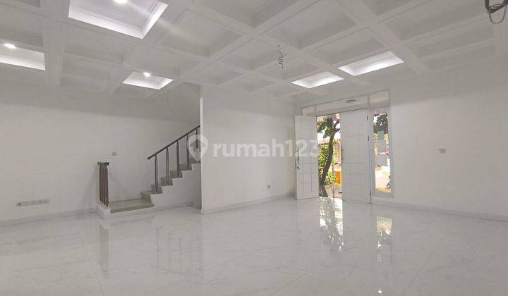 Disewakan Rumah di Cluster Vernonia Summarecon Bekasi 1