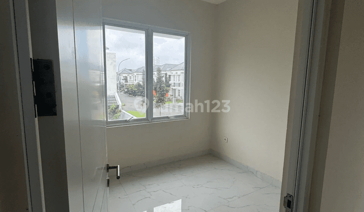 Jual Rumah Hoek 2 Lantai Siap Huni di Cluster Water Terrace Grand Wisata 2
