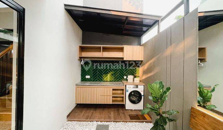 Rumah 2 Lantai Semi Furnished SHM di Serpong Bsd Tangsel 2