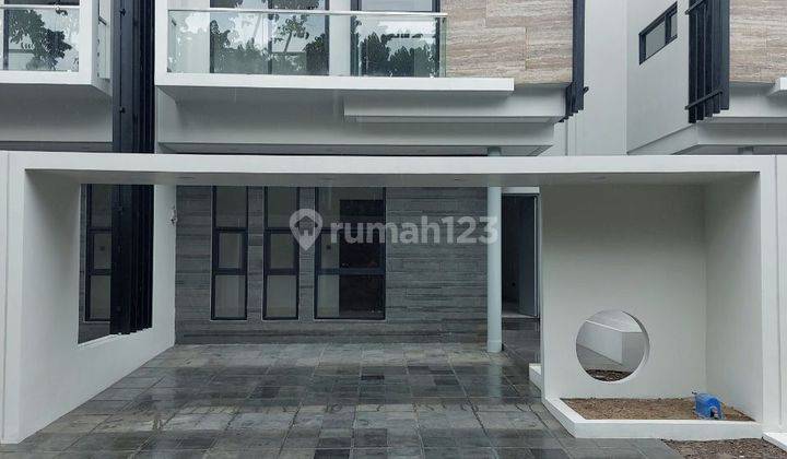 RUMAH MEWAH DI SETIABUDI BANDUNG, KOMPLEK PONDOK HIJAU  1