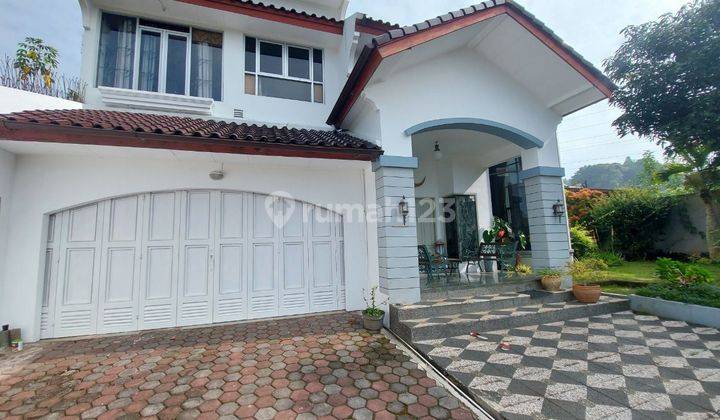 RUMAH ASRI KONSEP SEMI BELANDA DI SETIABUDI REGENCY 1