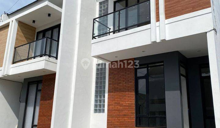 RUMAH  MODERN DI CIHANJUANG 2 Lantai 2