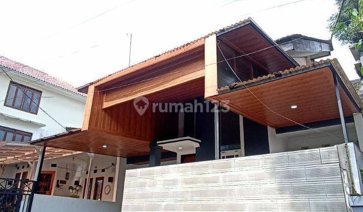 RUMAH ASRI TERAWAT 2 LANTAI DI SARIWANGI 2