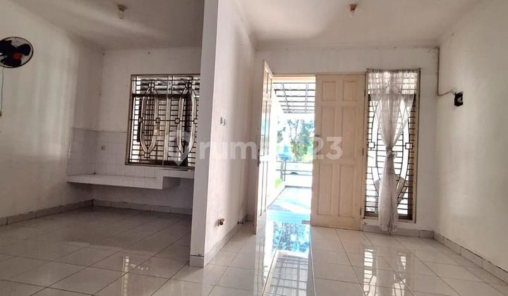 Rumah Siap Huni. 2 Lantai Dekat Mal Puri Indah