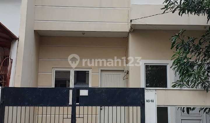Disewakan Rumah Siap Huni Di Area Lokasi Strategis Jakarta Barat  2