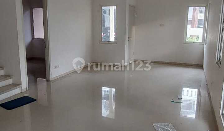 Rumah 2 Lantai Dekat Tol Bandara Area Jakarta Barat