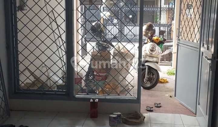 Disewakan Rumah Full Renovasi Dekat Area Perkantoran Jakarta Barat 2