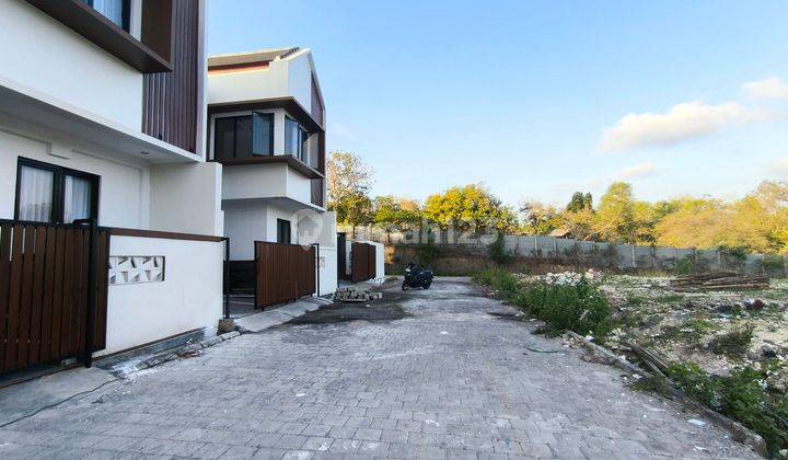 TWO-STORY VILLA NEAR THE NUSA DUA BALI CAMPUS 1