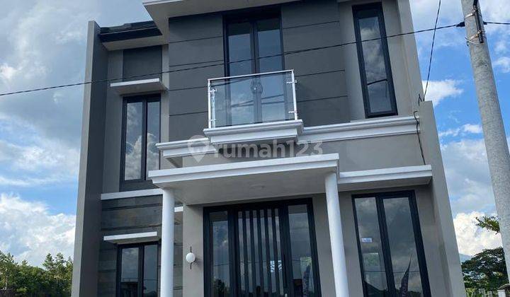 Rumah 2 Lantai Baru Design Modern Kav J6 di Kota Batu 2