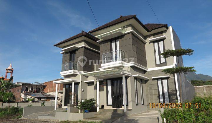 Rumah 2 Lantai Baru Bawah Jatim Park 3 Design Modern di Kota Batu 2