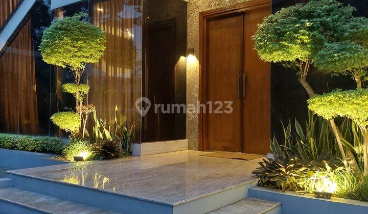 Dijual Rumah Mewah Dilengkapi Taman Mini di Tebet Jakarta Selatan 2