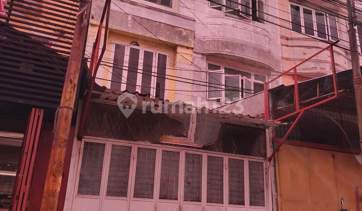 Strategic Sumatera Shop House Strategic Sumatera Shop House