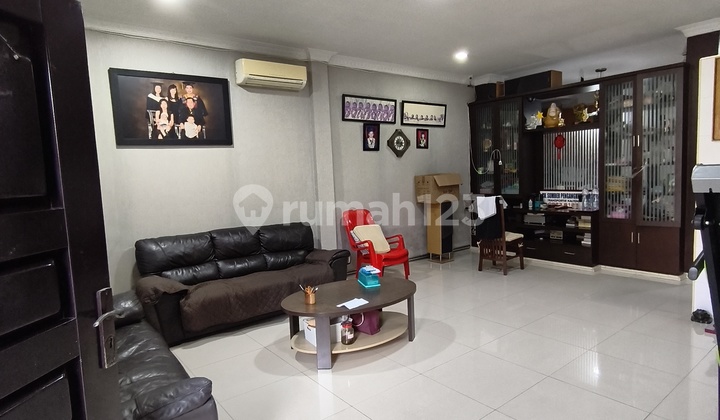 Rumah Villa Daerah Multatuli 1