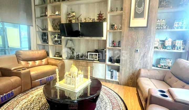 Luxury House with Swimming Pool 2