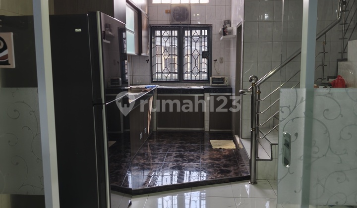 Thamrin Furnished House 2