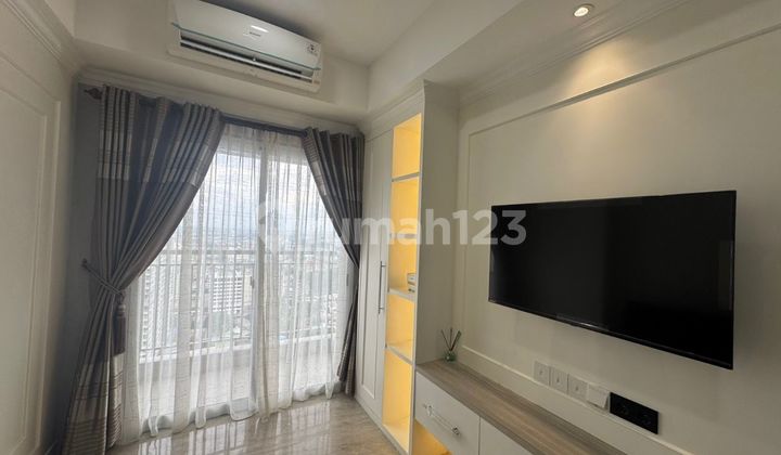 Podomoro Lincoln Apartment