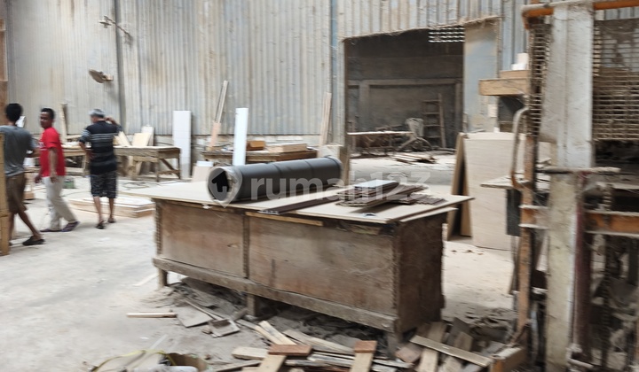 Land and Warehouse in Sintis