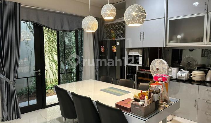 For Sale: Nice 2-Story Ready-to-Live House in Alam Sutera, Good, Fully Furnished, North