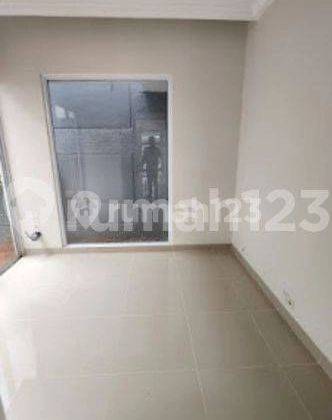 Dijual rumah di Greenwich, BSD, selatan, baru selesai renov, baru

 2