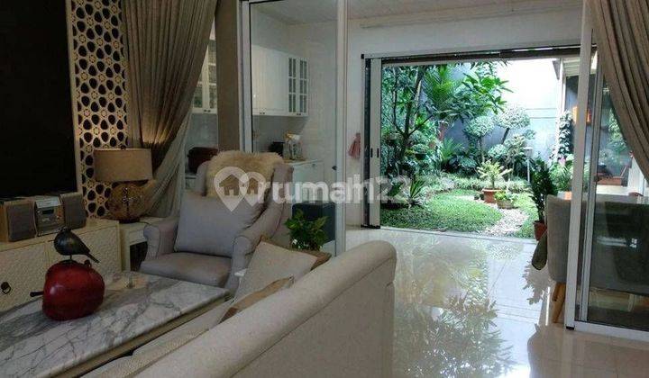 Dijual rumah di whitsand, greenwich, BSD, KT 5 sudah renov, full furnish

 2