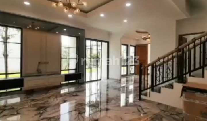 For Sale Hook Brand New House, Elegant Design, Ready to Live In Alam Sutera, SHM, Semi Furnished, North, Excellent