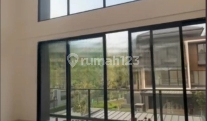 For Sale: Hook House in Navapark, BSD, Laurel, Ready to Move In, Near Nanyang and Botanical Park 2