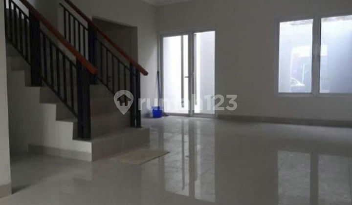 For Sale Quick Ready-to-Occupy House in Bohemia Gading Serpong Hook Cluster Position, Semi Furnished, Good, SHM, South For Sale Quick Ready-to-Occupy House in Bohemia Gading Serpong Hook Cluster Position, Semi Furnished, Good, SHM, South
