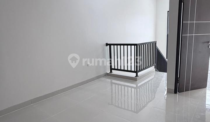 For Sale Brand New 2-Storey House in Gading Serpong, SHM, Good Condition, Ready to Occupy