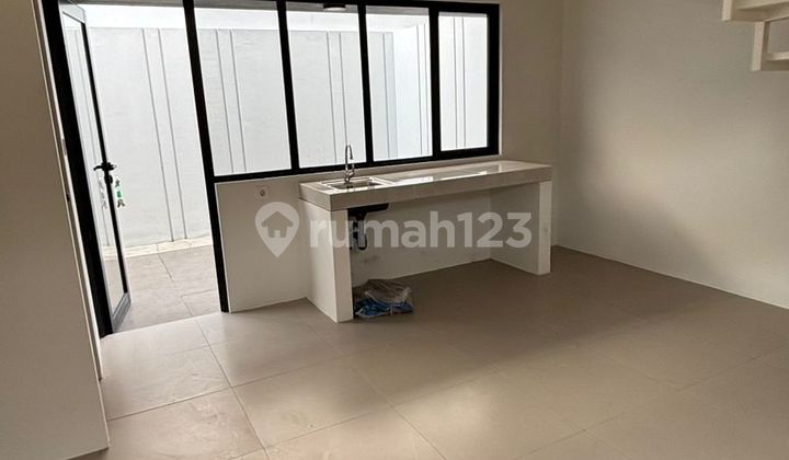 For Sale 2-Story House Ready to Occupy in Park Serpong, Good, Strategic Location