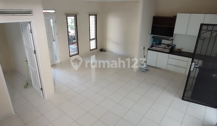 Rumah 2 Lantai SHM Strategis Semi Furnished Strategis Gading Serpong Rumah 2 Lantai SHM Strategis Semi Furnished Strategis Gading Serpong