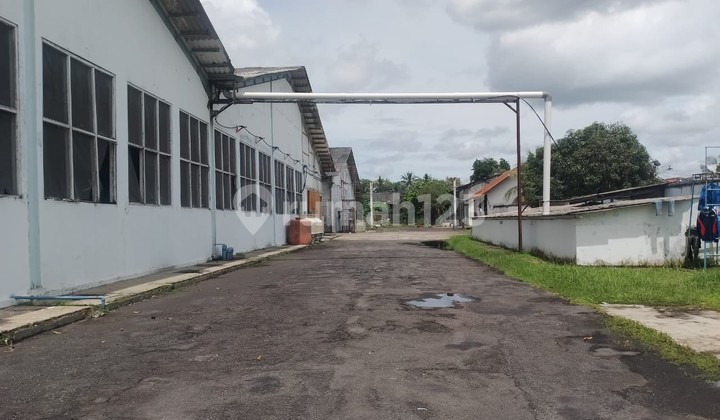 For Sale: Land with Former Fish Processing Factory Building in South Cilacap, HGB Title, Includes Staff Mess.
