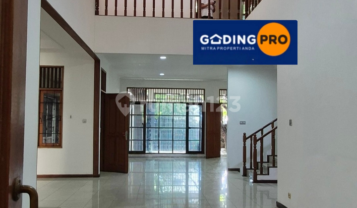 Selling House in Kelapa Gading, Strategic Location,