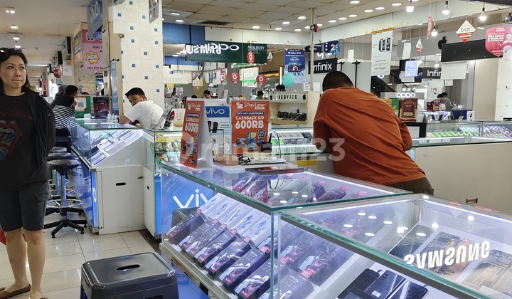 Di Jual Cepat 2 Kios Siap Pakai ,lokasi Rame Dalam Mall
