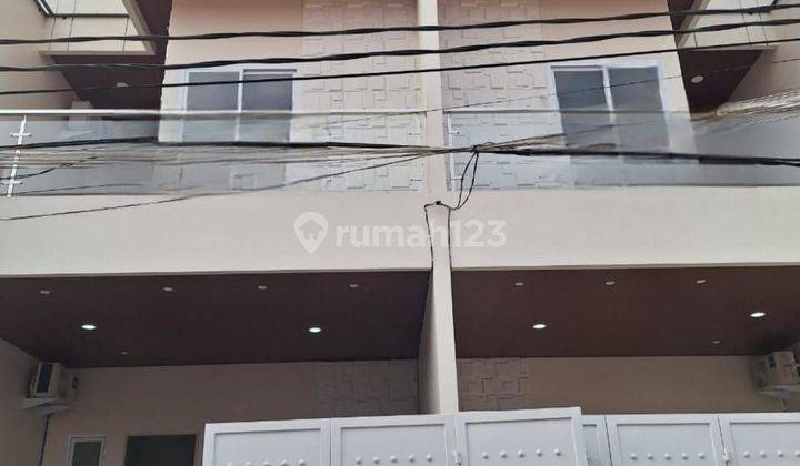 Dijual Rumah Cantik 2 Lantai Di Pondok Gede 1