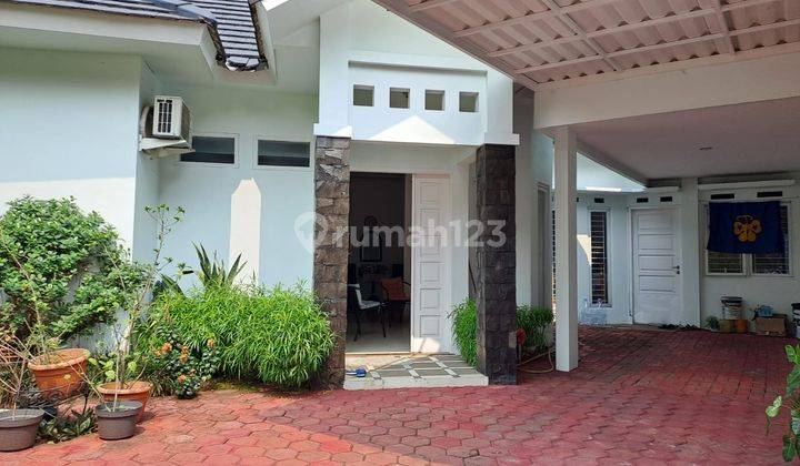 Dijual Rumah Depan Taman, Asri, Gratis Ac di Kencana Loka 2