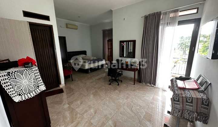 For Sale East-Facing House, Semi-Furnished in Kencana Loka 2
