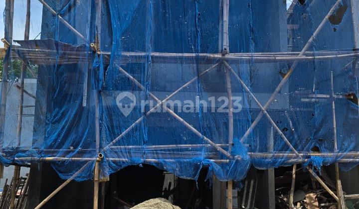 Dijual Rumah 3 Lantai di Serpong Garden 1 Cluster Green Park