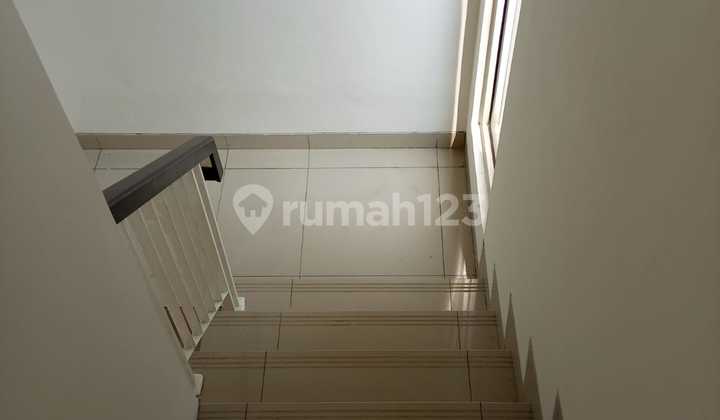 Dijual Rumah Posisi Hoek di Residence One BSD City 2