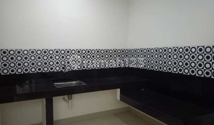 For Sale Strategic 2-Story Commercial House by the Roadside in BSD City 2