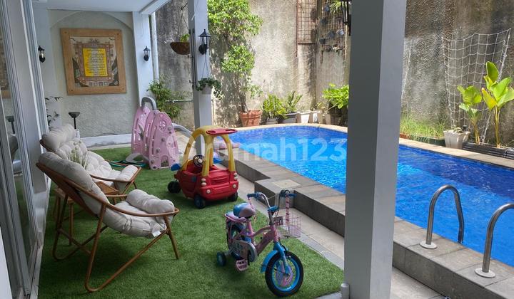 Dijual Rumah ada Kolam Renang Taman Giri Loka BSD City Dijual Rumah ada Kolam Renang Taman Giri Loka BSD City