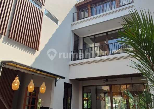 Dijual Rumah Hoek Culdesac Semi Furnish di Puspita Loka BSD City Dijual Rumah Hoek Culdesac Semi Furnish di Puspita Loka BSD City