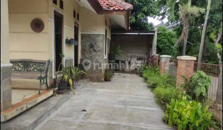 Dijual Rumah Hoek Dan Lingkungan Nyaman di Griya Loka 2