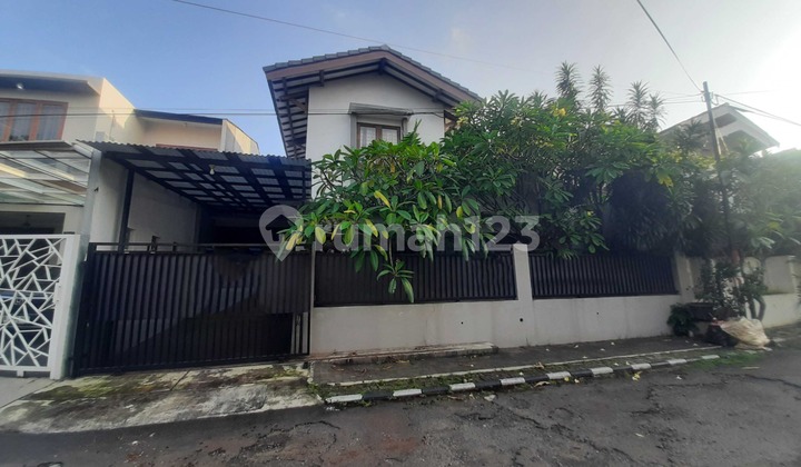 Dijual Rumah 2 Lantai Gratis AC di Komplek Sektor 3 Bintaro Jaya 1